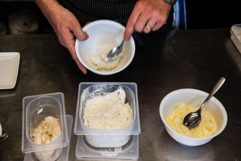 aggiungete al composto ottenuto, 100 grammi di patate schiacciate.